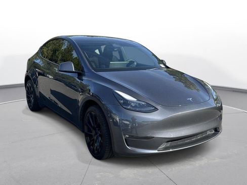 Used 2023 Tesla Model Y Long Range image 4