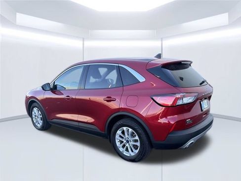 Used 2022 Ford Escape SE FWD image 3