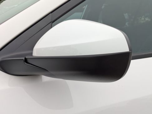 New 2025 Chevrolet Trax LT w/ Driver Confidence Package image 29