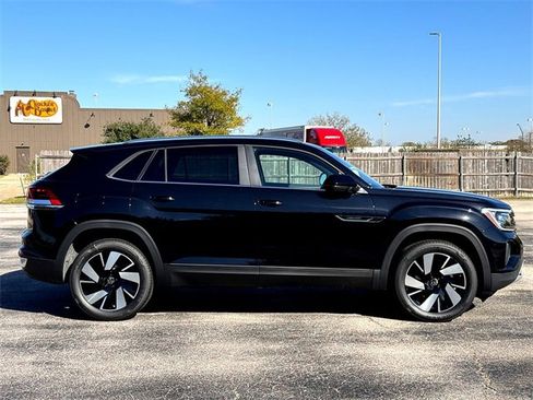 New 2026 Volkswagen Atlas Cross Sport SE image 9