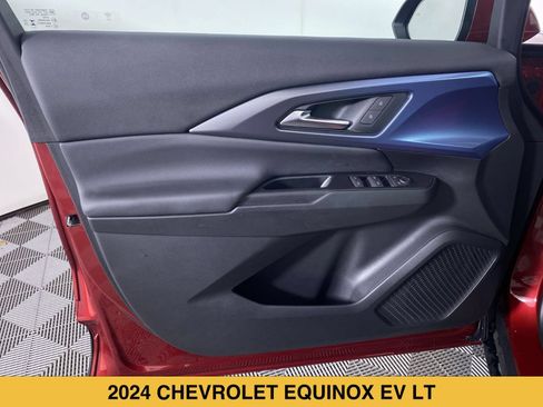 Certified 2024 Chevrolet Equinox EV LT FWD image 11