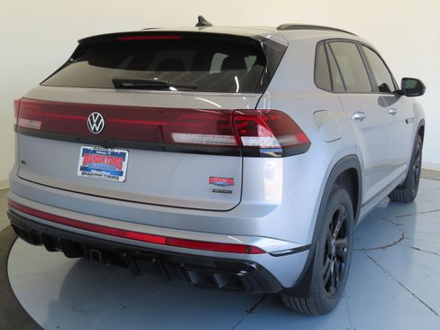New 2026 Volkswagen Atlas Cross Sport SEL R-Line AWD/4WD image 4