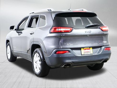 Used 2017 Jeep Cherokee Latitude w/ Safety/Convenience Group AWD/4WD image 5