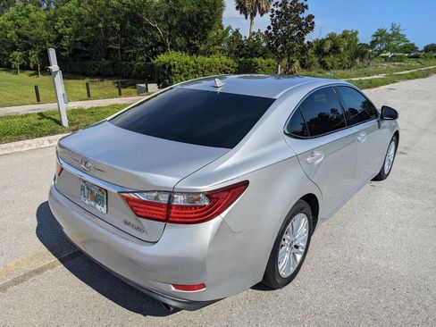Used 2014 Lexus ES 350 w/ Luxury Package image 6
