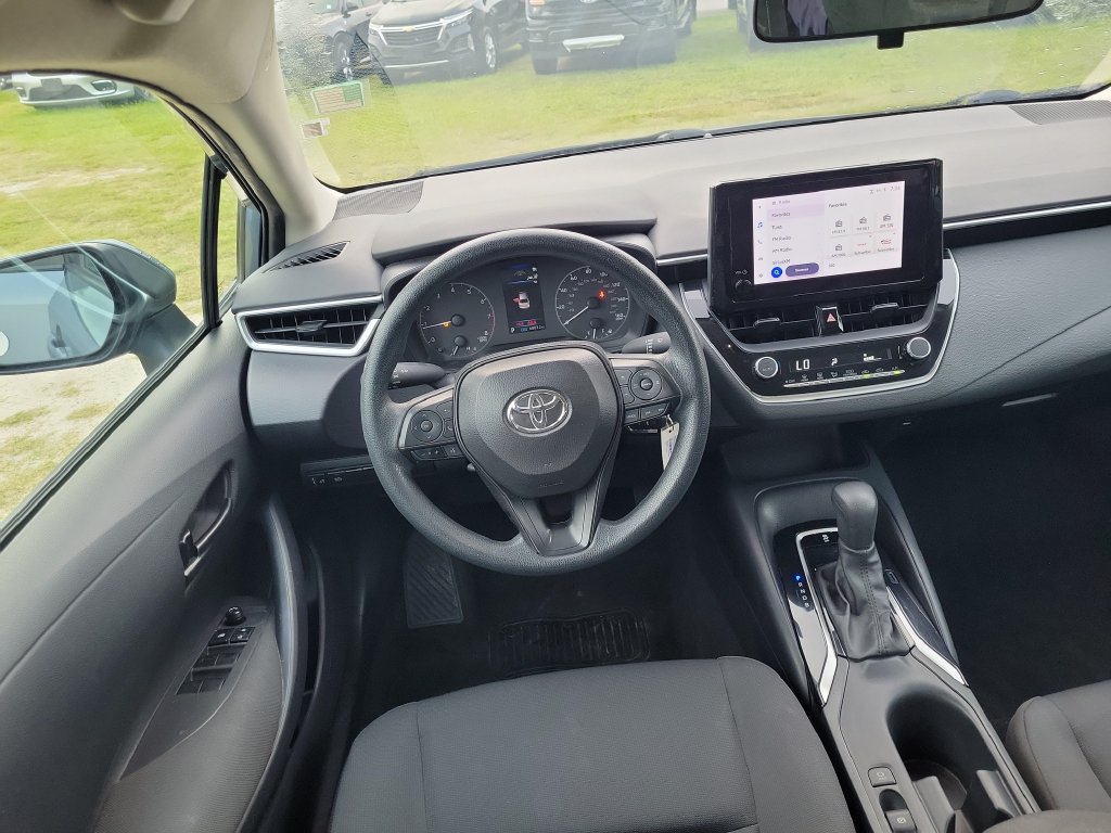 Used 2024 Toyota Corolla LE FWD image 11