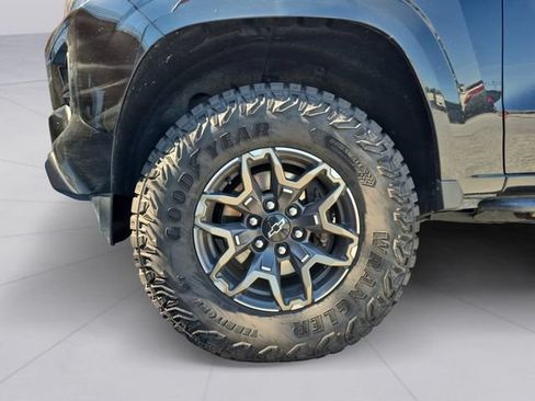 Certified 2024 Chevrolet Colorado Z71 w/ Z71 Convenience Package 2 AWD/4WD image 9