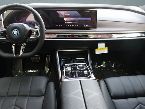 New 2026 BMW 750e xDrive image 13