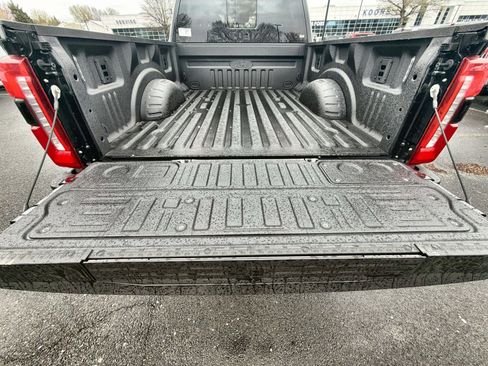 New 2026 Ford F250 Lariat w/ Black Appearance Package AWD/4WD image 34