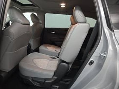 Used 2022 Toyota Highlander Bronze Edition AWD/4WD image 8