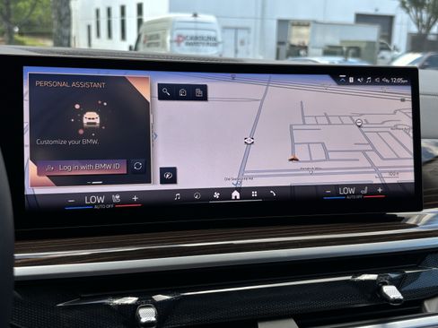 Certified 2025 BMW X7 xDrive40i AWD/4WD image 24
