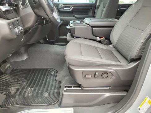 Used 2024 Chevrolet Silverado 1500 LT AWD/4WD image 17