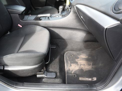 Used 2013 MAZDA MAZDA3 i Sport image 25