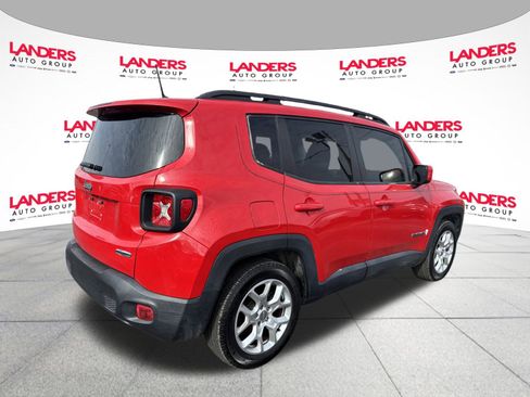 Used 2017 Jeep Renegade Latitude image 3