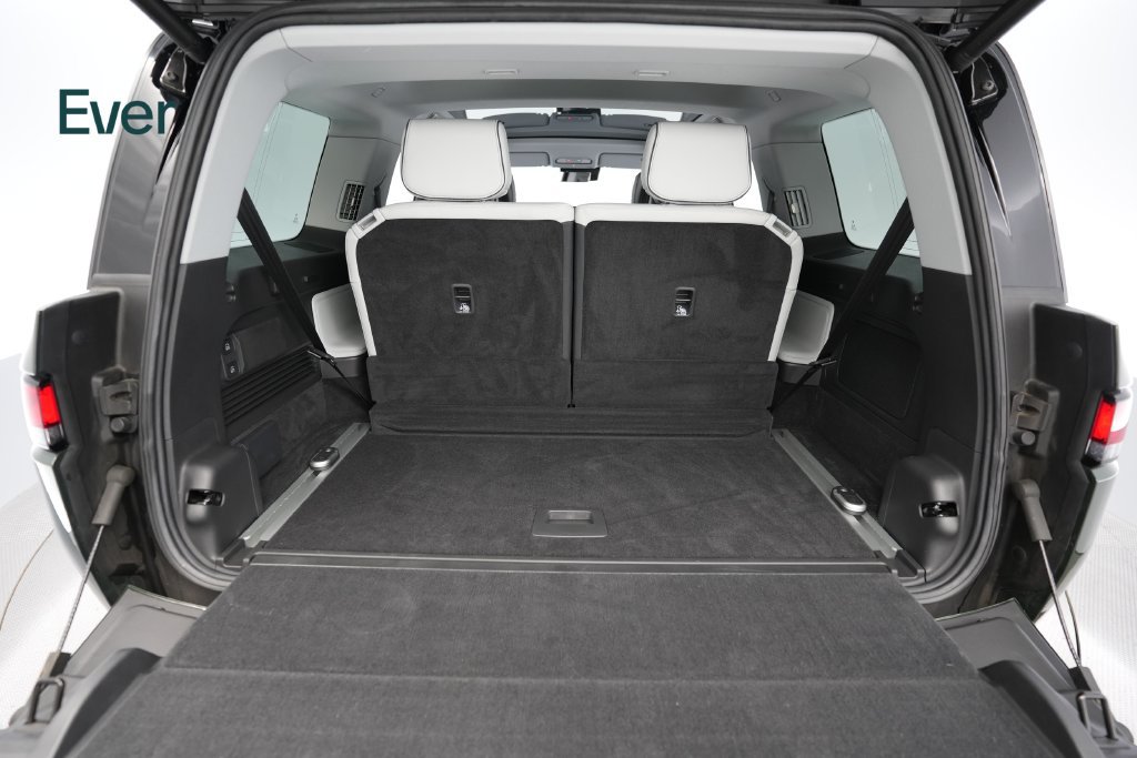 Used 2025 Rivian R1S Adventure Dual AWD/4WD image 8