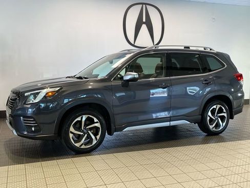 Used 2023 Subaru Forester Touring AWD/4WD image 3