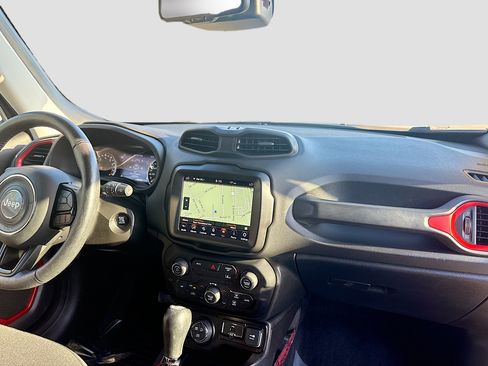 Used 2022 Jeep Renegade Trailhawk image 32