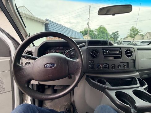 Used 2014 Ford E-350 and Econoline 350 Extended Super Duty w/ Power Group RWD image 57