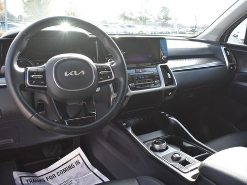 Used 2024 Kia Sorento EX image 20