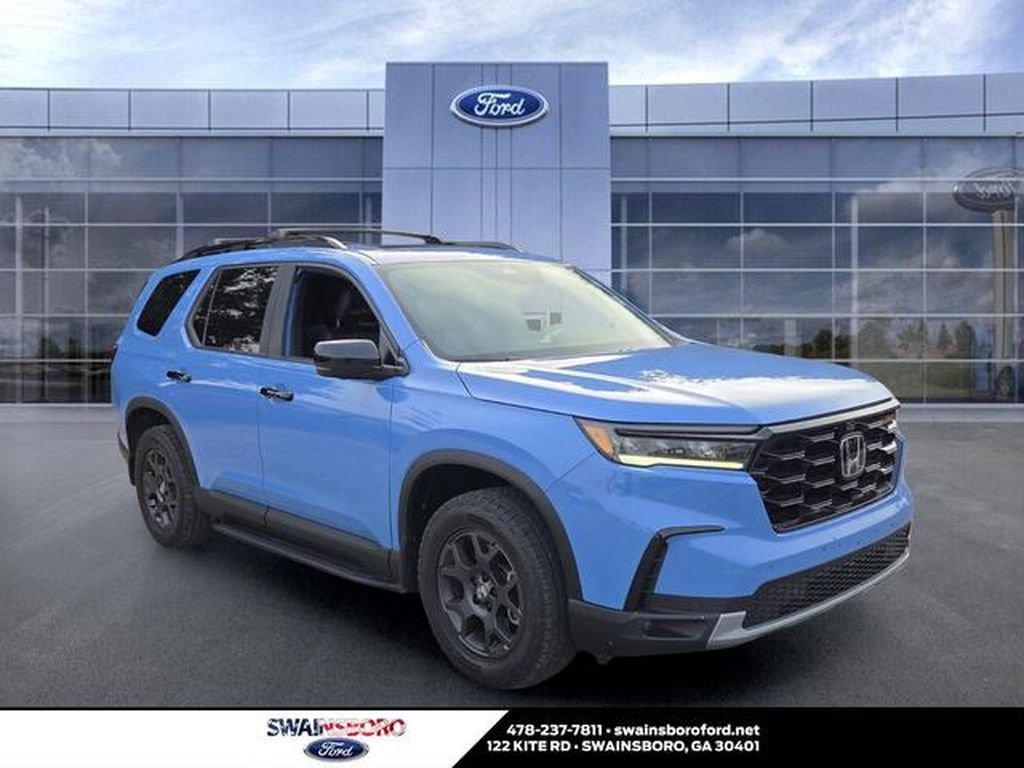 Used 2025 Honda Pilot TrailSport image 1