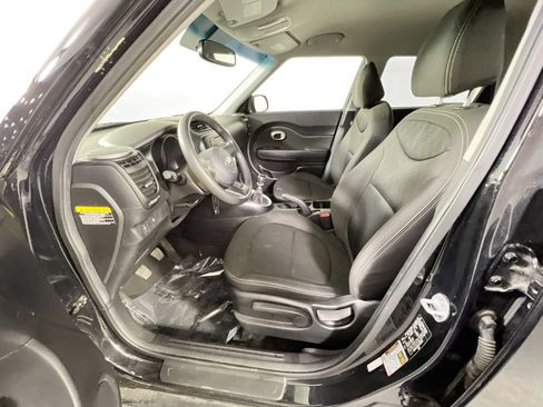 Used 2018 Kia Soul FWD image 18