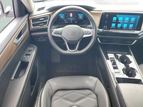 Used 2024 Volkswagen Atlas SE AWD/4WD image 12