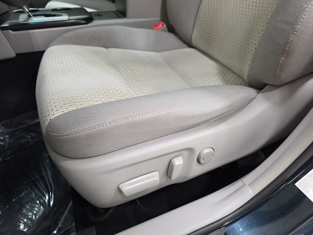 Used 2014 Toyota Camry LE FWD image 29