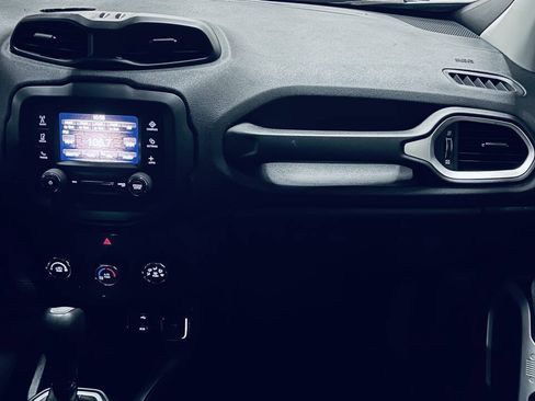 Used 2020 Jeep Renegade Sport w/ UConnect 7.0 Group FWD image 27