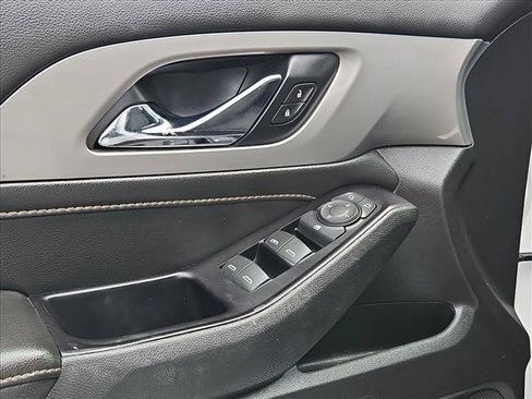 Certified 2019 Chevrolet Traverse LT FWD image 12
