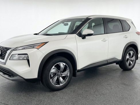 Used 2025 Nissan Rogue SV AWD/4WD image 3