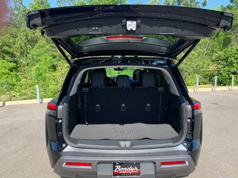 New 2026 Nissan Pathfinder SL FWD image 5