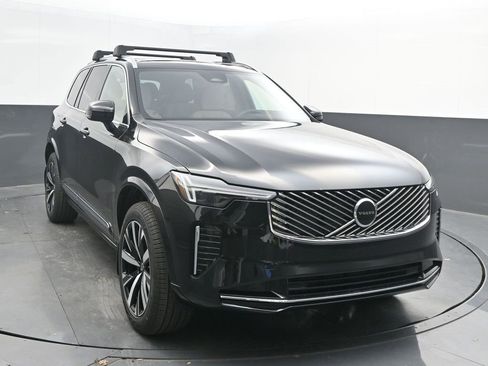 New 2026 Volvo XC90 B5 Core image 2