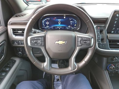Used 2022 Chevrolet Suburban LT image 60