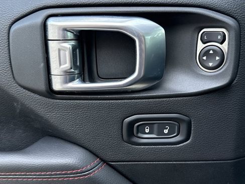 Used 2022 Jeep Gladiator Rubicon w/ Cold Weather Group image 14