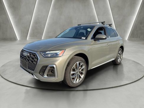 Used 2023 Audi Q5 2.0T Premium w/ Convenience Package AWD/4WD image 3