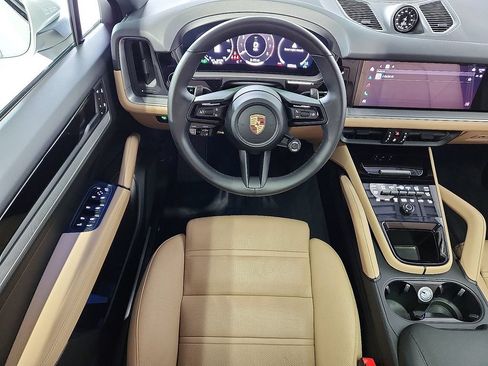 Certified 2026 Porsche Cayenne Coupe AWD/4WD image 12