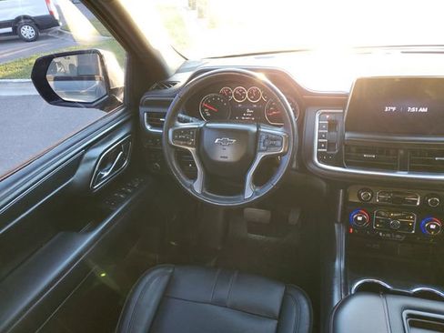 Used 2021 Chevrolet Suburban RST w/ Luxury Package image 12