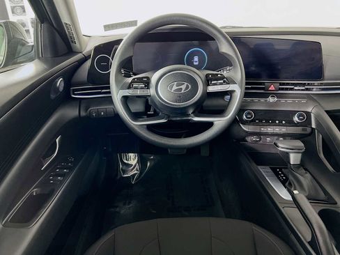 Certified 2024 Hyundai Elantra SEL image 22