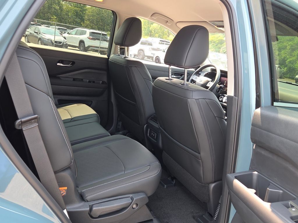 New 2026 Nissan Pathfinder SL w/ Cargo Package FWD image 13