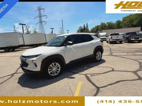 Certified 2025 Chevrolet TrailBlazer LS w/ LS Convenience Package FWD image 4