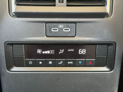 Used 2024 MAZDA CX-90 3.3 Turbo w/ Preferred Package AWD/4WD image 29