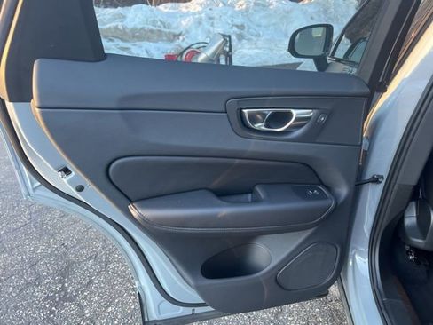Certified 2025 Volvo XC60 B5 Plus image 24