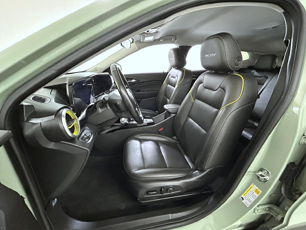 Certified 2025 Chevrolet Trax ACTIV FWD image 11