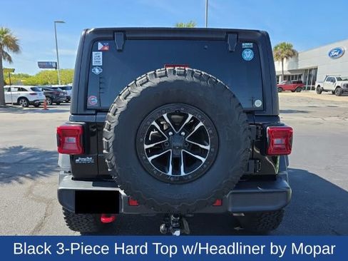 Used 2024 Jeep Wrangler Unlimited Rubicon w/ XTREMEE 35" Tire Package image 8