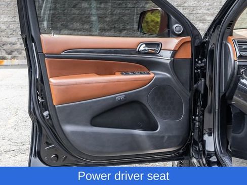 Used 2020 Jeep Grand Cherokee Overland AWD/4WD image 27