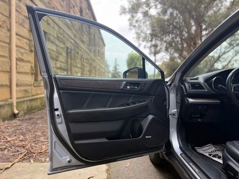 Used 2019 Subaru Outback 2.5i Limited w/ Popular Package #2 image 8