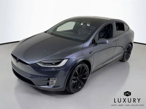 Used 2018 Tesla Model X 100D AWD/4WD image 2