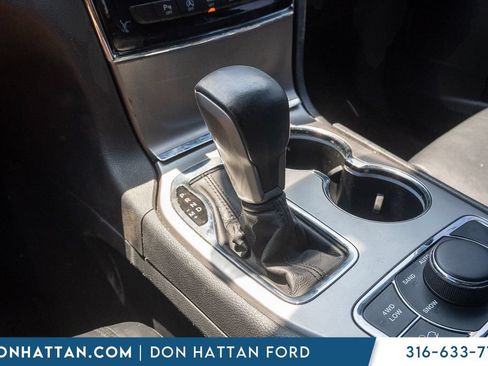 Used 2019 Jeep Grand Cherokee Limited AWD/4WD image 10