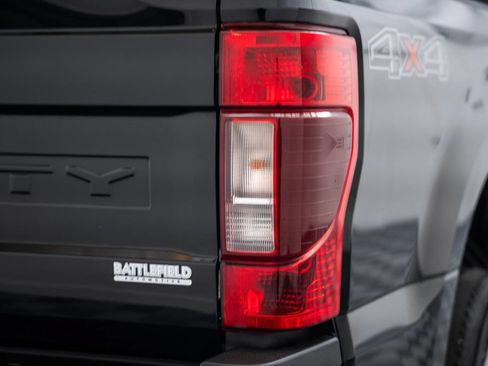 Used 2021 Ford F250 XLT w/ XLT Value Package AWD/4WD image 9