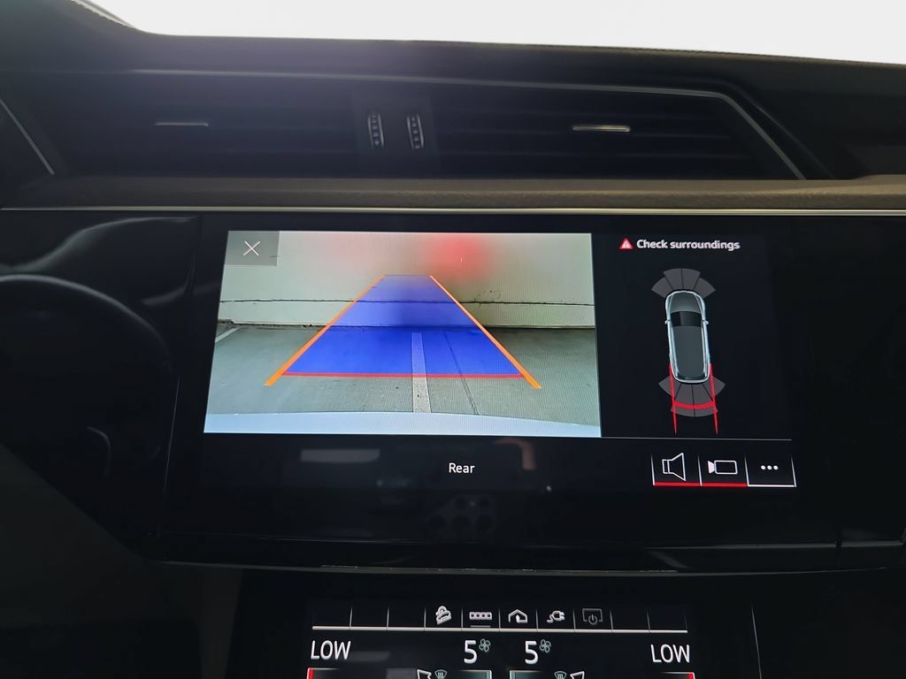 Used 2024 Audi Q8 e-tron Premium Plus AWD/4WD image 24