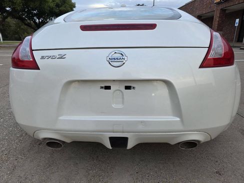 Used 2011 Nissan 370Z Touring image 7